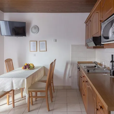 أنتونيجا بولاك شقة بليد