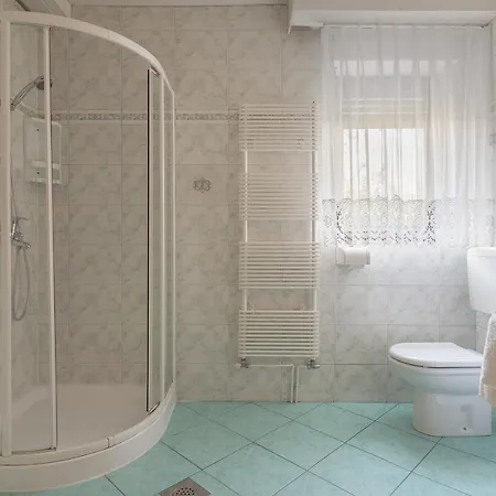 أنتونيجا بولاك شقة *