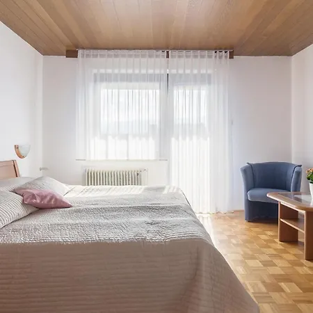 أنتونيجا بولاك *